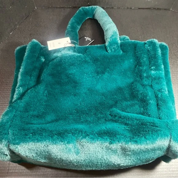 GREAT GIFT! HOST PICK!! BNWT Pinko Debossed faux fur plush tote green PRICE FIRM - Picture 12 of 16